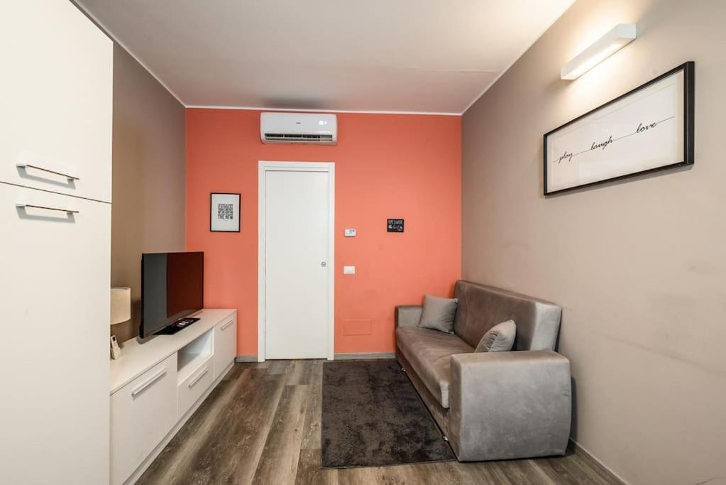 Apartment Casa Pasteur 3 Minutes From Metro Wifi Ac Mailand